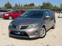 Usado Toyota Auris Touring Sports Active 90 CV (66 kW) 2013 Gris Familiar