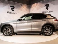 Usado Alfa Romeo Stelvio Sprint 190 CV (139 kW) 2020 Gris / plata SUV