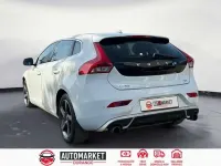 Usado Volvo V40 R-Design Kinetic 115 CV (84 kW) 2015 Blanco Utilitario