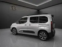 Usado Citroën Berlingo Shine 102 CV (75 kW) 2021 Gris / plata Monovolumen