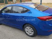 Usado Hyundai Elantra 136 CV (100 kW) 2016 Azul Berlina