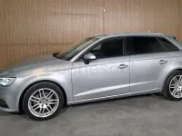 Usado Audi A3 Attraction 110 CV (80 kW) 2015 Gris / plata Berlina