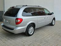 Usado Chrysler Grand Voyager Limited 150 CV (110 kW) 2006 Gris / plata Monovolumen