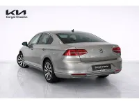 Usado VW Passat Sportline 150 CV (110 kW) 2016 Gris / plata Berlina