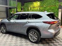 Usado Toyota Highlander Luxury 246 CV (180 kW) 2021 Gris / plata SUV