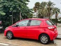 Usado Toyota Yaris Active 69 CV (50 kW) 2020 Rojo Berlina