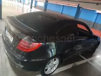 Usado Mercedes C180 129 CV (94 kW) 2001 Azul Berlina