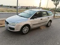 Usado Ford Focus Trend 90 CV (66 kW) 2005 Gris / plata Familiar