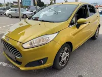 Usado Ford Fiesta Titanium 95 CV (69 kW) 2013 Amarillo Utilitario