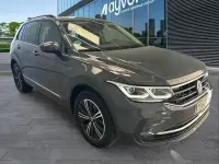 Usado VW Tiguan Life 150 CV (110 kW) 2022 Gris / plata SUV