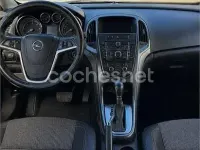 Usado Opel Astra Excellence 165 CV (121 kW) 2011 Negro Familiar