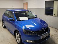 Usado Skoda Fabia Active 90 CV (66 kW) 2016 Azul Berlina
