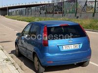 Usado Ford Fiesta Trend 80 CV (58 kW) 2005 Azul Utilitario