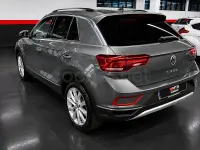 Usado VW T-Roc Life 150 CV (110 kW) 2023 Gris / plata SUV