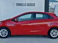 Usado Hyundai i30 135 CV (99 kW) 2015 Rojo