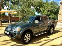 Usado Mitsubishi L200 Intense+ 136 CV (100 kW) 2006 Gris / plata Pickup/Camioneta