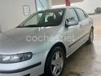 Usado Seat Toledo Sport 105 CV (77 kW) 2004 Gris / plata Berlina