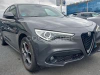 Usado Alfa Romeo Stelvio Super 190 CV (139 kW) 2021 Gris / plata SUV