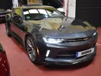 Usado Chevrolet Camaro 405 CV (297 kW) 2018 Gris / plata Coupe