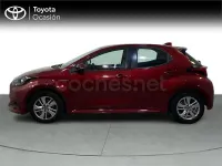 Usado Toyota Yaris Hybrid Active 116 CV (85 kW) 2021 Rojo Berlina