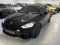 Usado BMW 118 M Sport 136 CV (100 kW) 2023 Negro Berlina