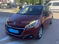 Usado Peugeot 208 Active 82 CV (60 kW) 2015 Granate Utilitario