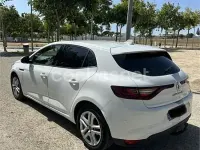 Usado Renault Mégane IV Life 90 CV (66 kW) 2016 Blanco Berlina