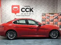 Usado Alfa Romeo Giulia Super 180 CV (132 kW) 2017 Rojo Berlina
