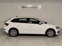 Usado Skoda Scala 110 CV (80 kW) 2022 Blanco Utilitario