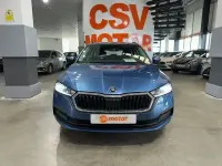 Usado Skoda Octavia 111 CV (81 kW) 2021 Azul Familiar
