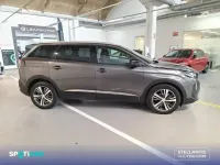 Usado Peugeot 5008 Allure 130 CV (95 kW) 2022 Gris SUV