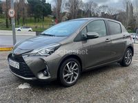 Usado Toyota Yaris 111 CV (81 kW) 2020 Gris / plata Berlina