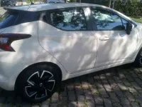 Usado Nissan Micra Acenta 92 CV (67 kW) 2022 Beige Utilitario