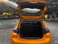 Usado Peugeot 208 Style 100 CV (73 kW) 2022 Amarillo Utilitario