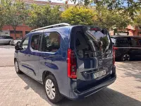 Usado Opel Combo Life Innovation 131 CV (96 kW) 2020 Azul Monovolumen