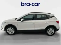 Usado Seat Arona Ecomotive 95 CV (69 kW) 2021 Blanco SUV