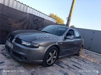 Usado Seat Leon Sport 105 CV (77 kW) 2004 Gris / plata Utilitario