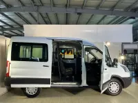 Usado Ford Transit Trend 130 CV (95 kW) 2018 Blanco Familiar