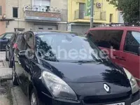 Usado Renault Scénic III Dynamique 130 CV (95 kW) 2011 Negro Monovolumen