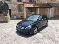 Usado Mercedes B200 136 CV (100 kW) 2014 Negro Utilitario