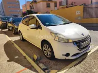 Usado Peugeot 208 Active 68 CV (50 kW) 2014 Blanco Utilitario