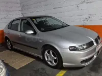 Usado Seat Leon Sport 105 CV (77 kW) 2004 Gris / plata Utilitario