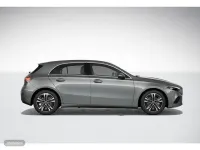 Usado Mercedes A200 149 CV (109 kW) 2025 Gris Berlina