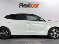 Usado Hyundai i30 120 CV (88 kW) 2022 Blanco Berlina