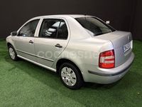 Usado Skoda Fabia 64 CV (47 kW) 2005 Gris / plata Berlina