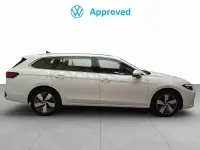 Usado VW Passat Business 122 CV (89 kW) 2025 Blanco Familiar