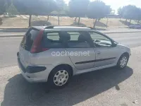 Usado Peugeot 206 90 CV (66 kW) 2004 Gris / plata Familiar