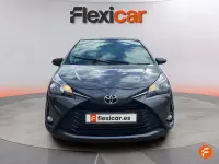 Usado Toyota Yaris Active 69 CV (50 kW) 2019 Gris Berlina