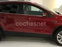 Usado Ford Kuga Vignale 120 CV (88 kW) 2018 Rojo SUV