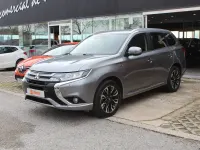 Usado Mitsubishi Outlander P-HEV 203 CV (149 kW) 2017 Gris Utilitario